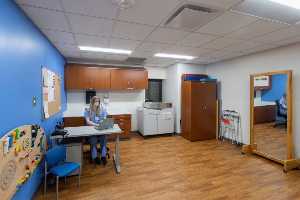 ASV Burn ICU Therapy Room